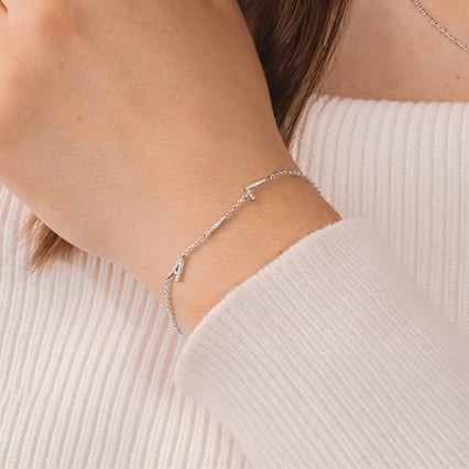 Silbernes Armband mit drei Buchstaben und Lab Grown Diamanten Annika