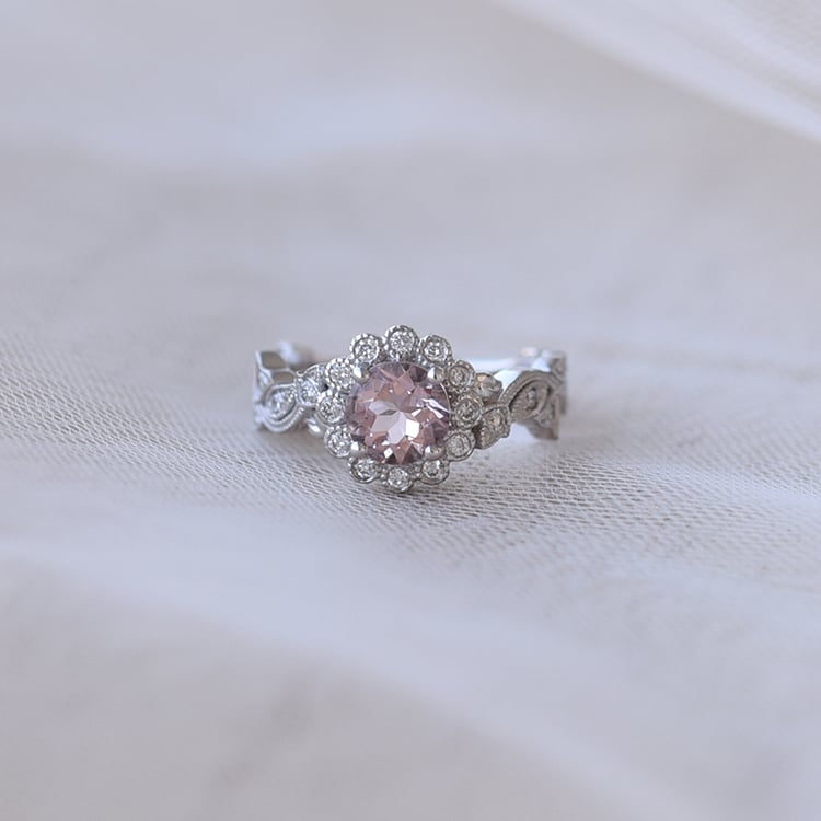 Verlobungsring im Vintage-Stil mit Morganit und Diamanten Jyspie 62208