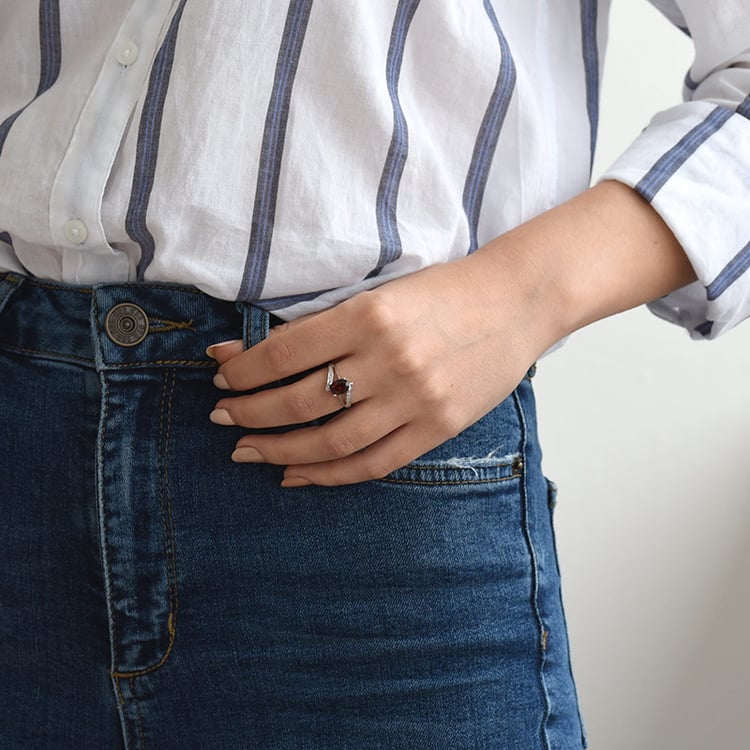 Ring mit Granat 69264