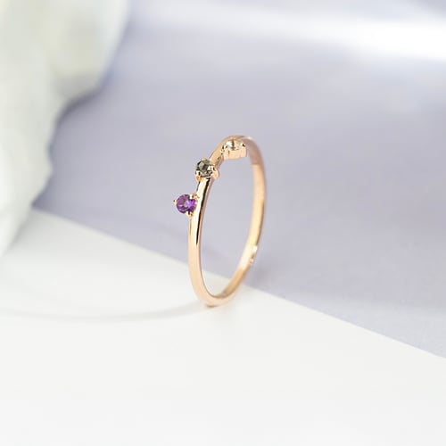 Minimalistischer Ring mit drei Edelsteinen Ihrer Wahl Idalia