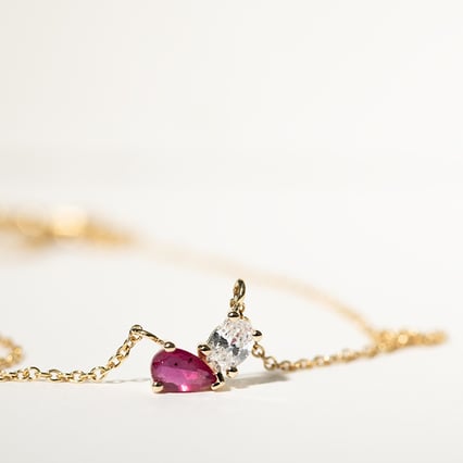 Toi et Moi Halskette mit Rubin und Lab Grown Diamant Lennon