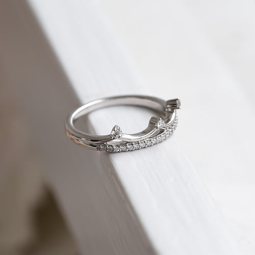 Goldring in Form einer Krone Hudde