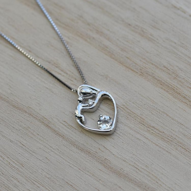 Silberner Anhänger Mutter und Kind mit weißem Topas Ella 35994
