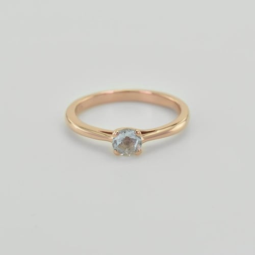 Verlobungsring aus Gold mit Aquamarin Katya