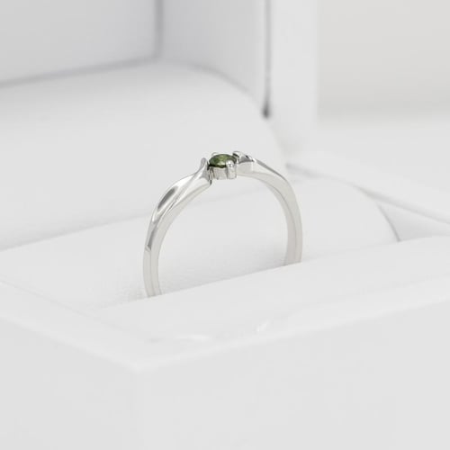 Verlobungsring mit grünem Diamant Amrusha