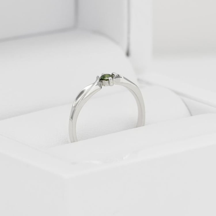 Ring mit Diamanten aus Gold 15227