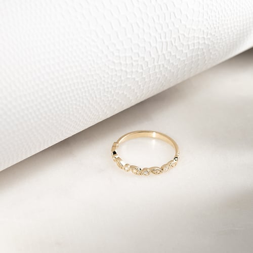 Eheringe aus einem Vintage-Ring mit Lab Grown Diamanten und einem Komfort-Ring Sango