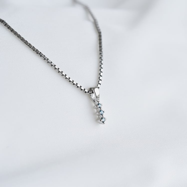 Silberner Anhänger mit blauen Diamanten Zusa 86251