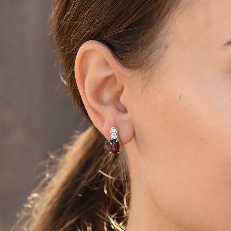 Silberne Ohrringe mit Granaten 49025