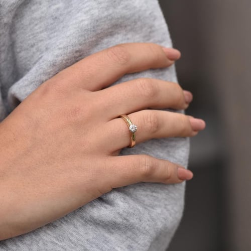 Goldring mit Moissanit Rima
