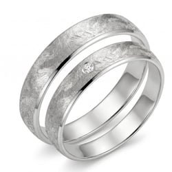 Eheringe aus Titan mit Diamant Kylies