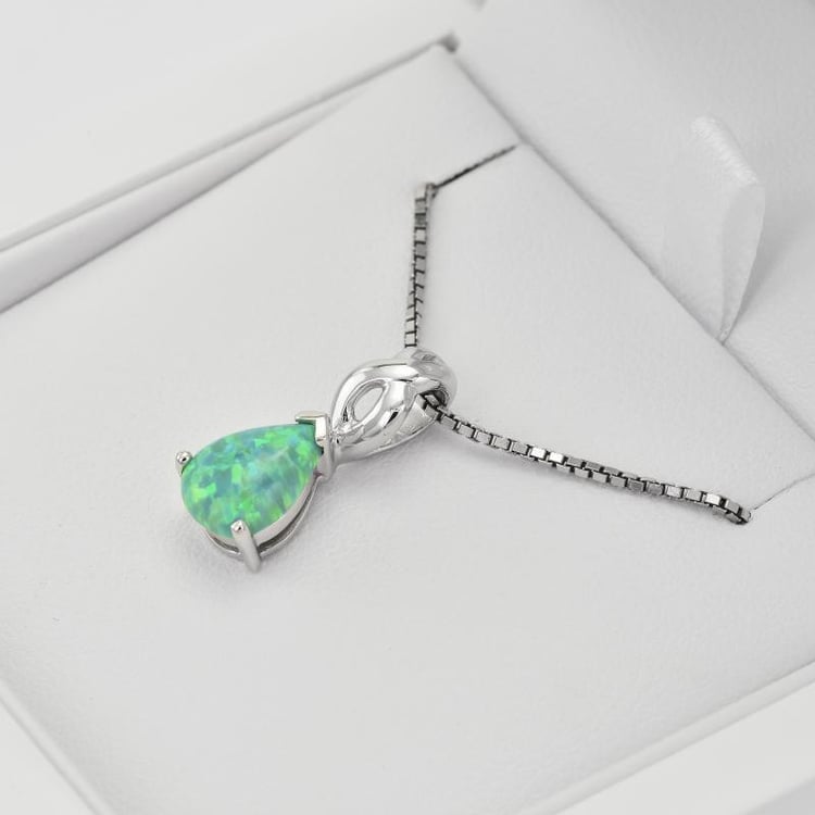 Grüner Opal als Anhänger in Eppi-Geschenkbox 28212