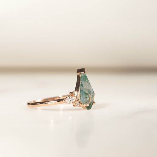 Bezaubernder Ring mit Moosachat Izabela
