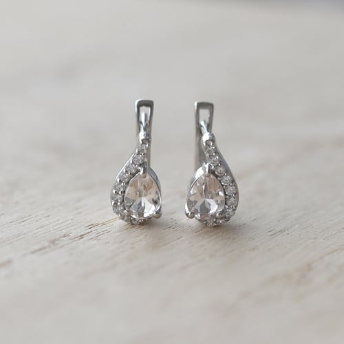 Silberne Ohrringe mit Morganiten und Zirkonia Rina