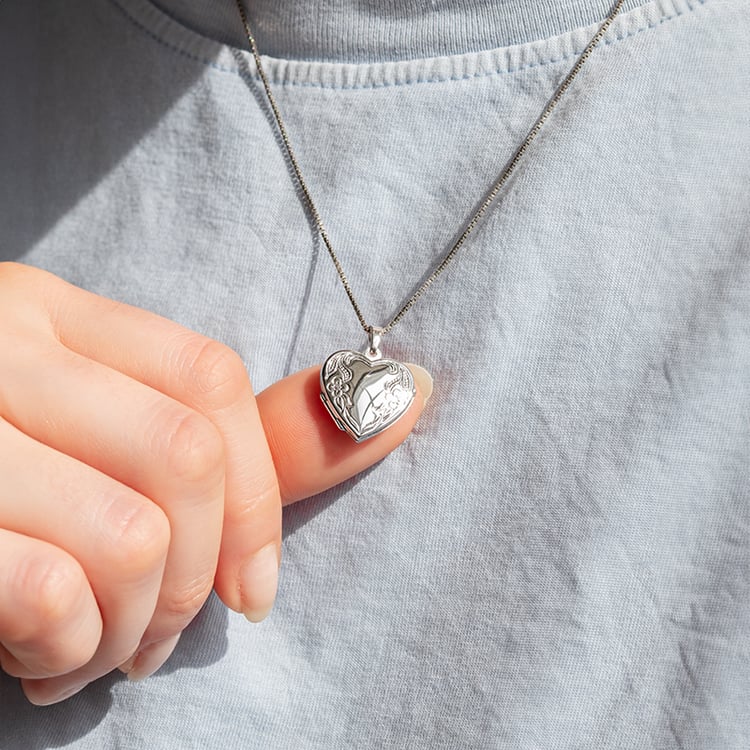 Silbernes Medaillion in Herzform zum Öffnen 140707