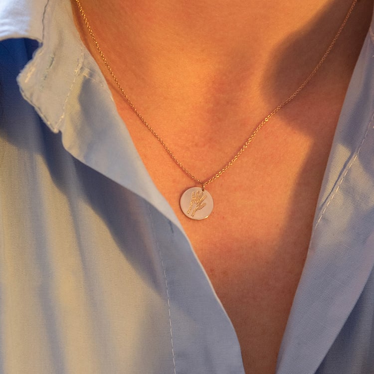 Silberner Anhänger mit Gravur einer Hand Mimi 99685