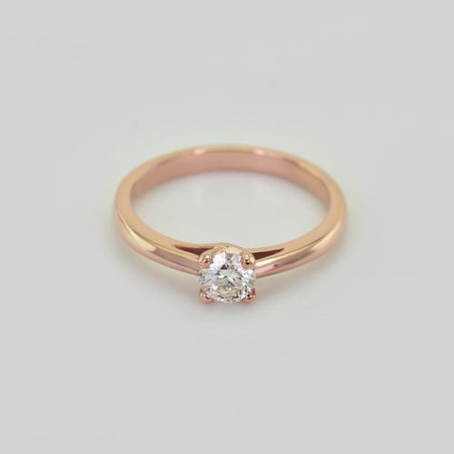 Verlobungsring mit Diamant im Rundschliff Katya