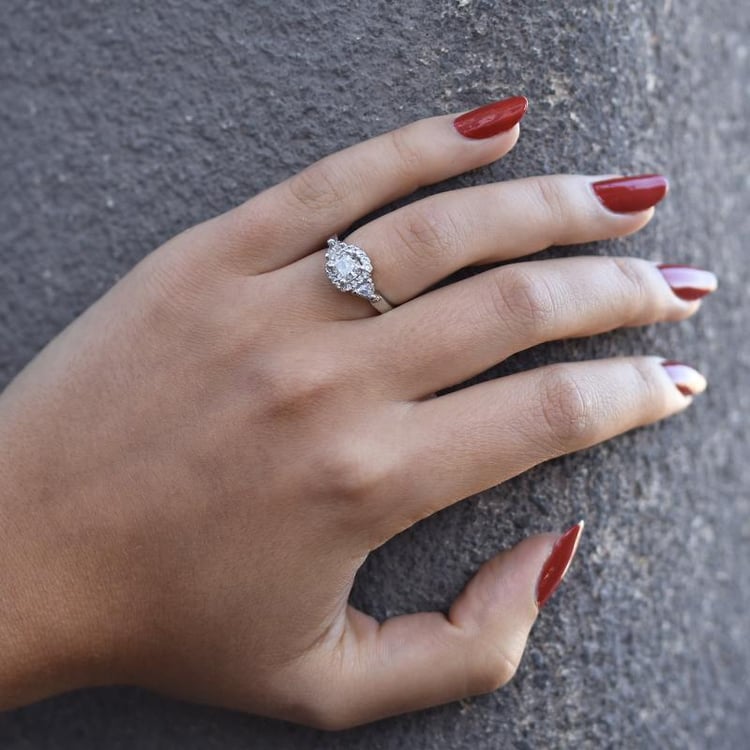 Ring mit Diamanten in Kissenschliff 35445