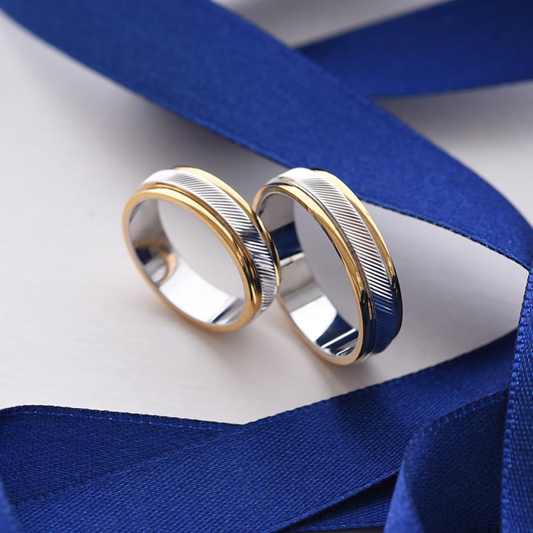 Goldene Eheringe mit Rillen Milen 76193