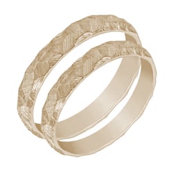 Gehämmerte Trauringe mit gebürsteter Oberfläche aus aus Haselnussgold Vedette