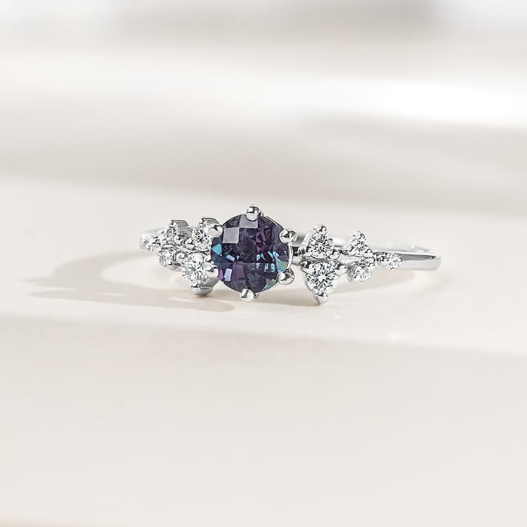 Verlobungsring mit Lab Grown Alexandrit und Diamanten Olha 156316