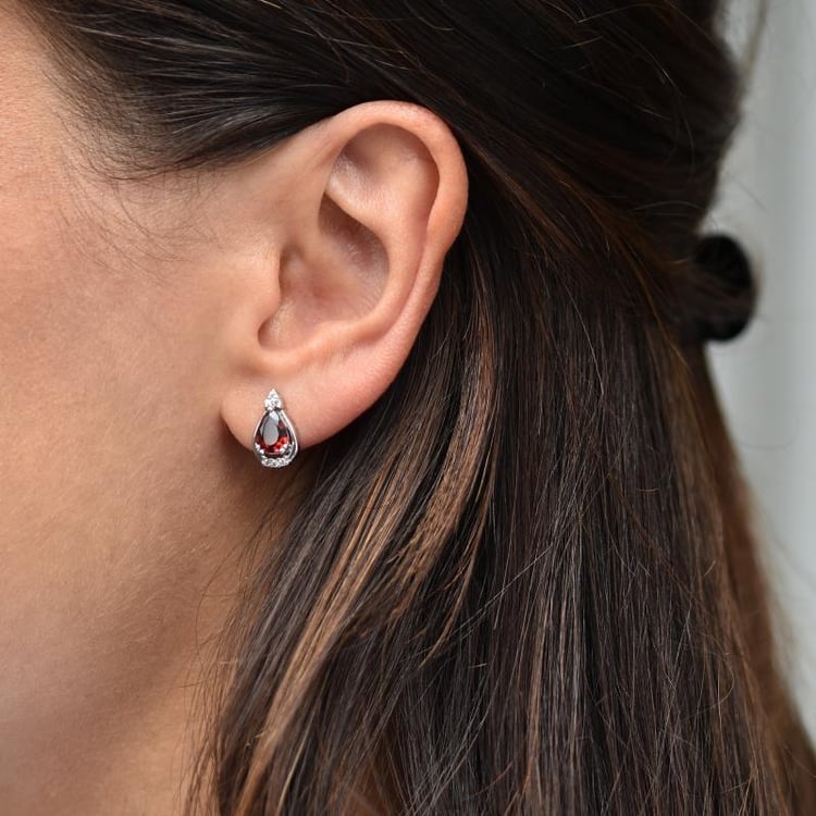 Granattränen in silbernen Ohrringen Palle 42788