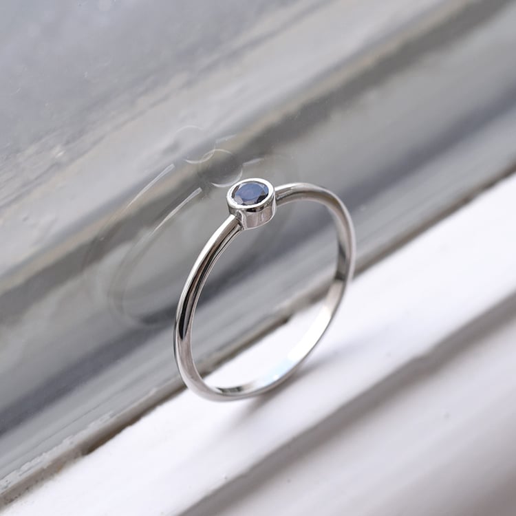 Minimalistischer Ring mit Alexandrit Emilien 84394