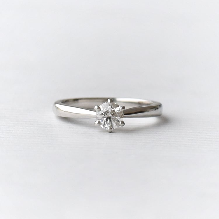 Platinring mit Diamanten 69691