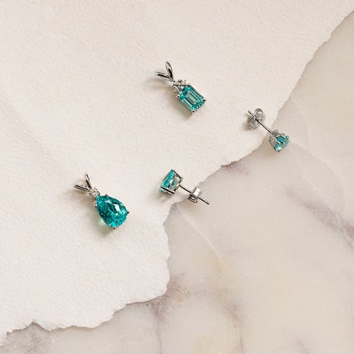 Schmuckset mit einem Lab Grown Paraiba Turmalín in Birnenform Ademir