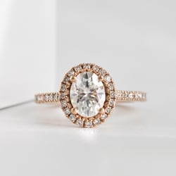 Eleganter Verlobungsring mit Moissanit Jody