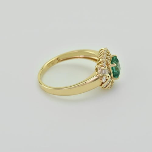 Wunderschöner Smaragdring mit Diamanten Navin