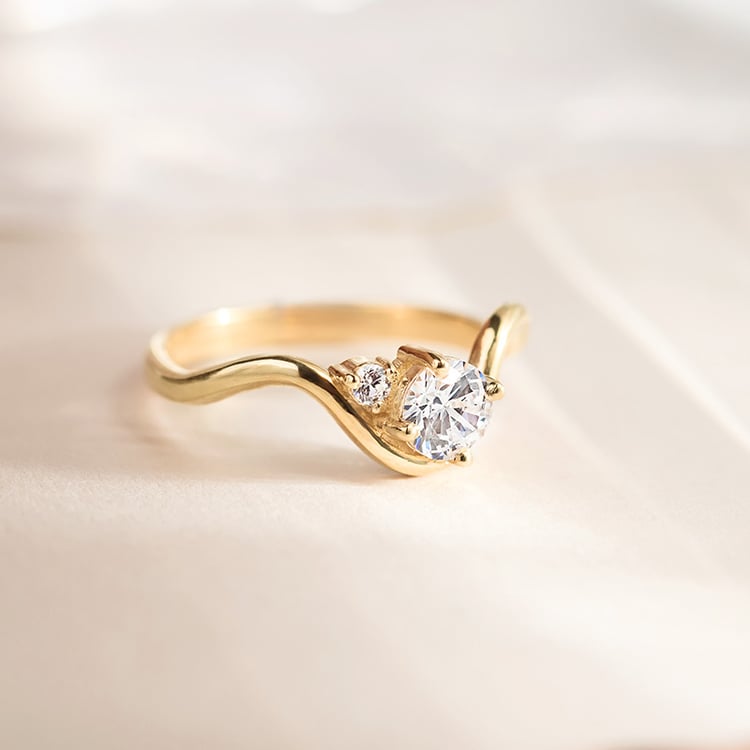 Ring mit rundem Lab Grown Diamanten 154996
