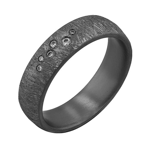Eheringe aus Tantal mit gekratzter Oberfläche und Diamanten Azrael