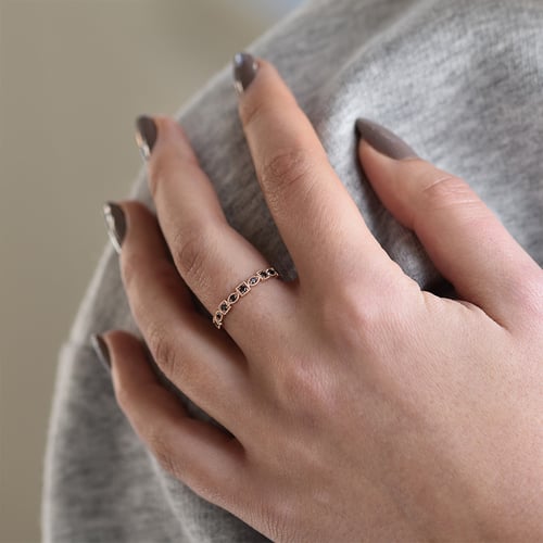 Goldener Memoryring mit schwarzen Diamanten Sanel