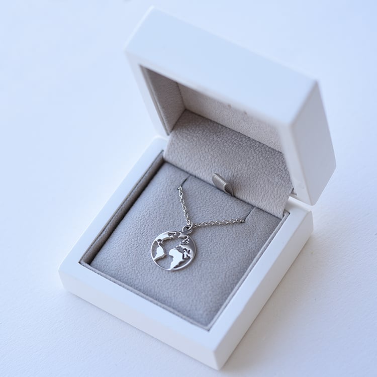 Minimalistischer Silberanhänger mit Weltkarte World 61633