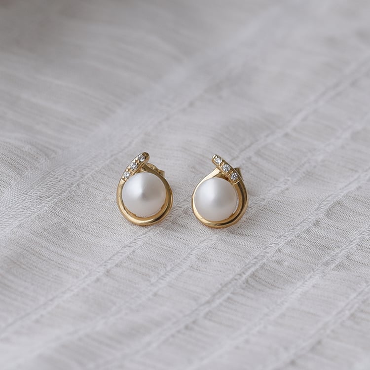 Romanticsche Goldohrringe mit Perle und Zirkonia 63772