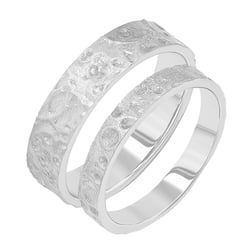 Eheringe mit atypischer Oberfläche Lays