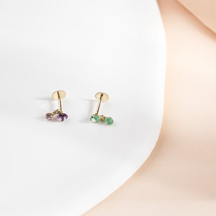 Goldener Piercingstecker mit Amethysten Dyre