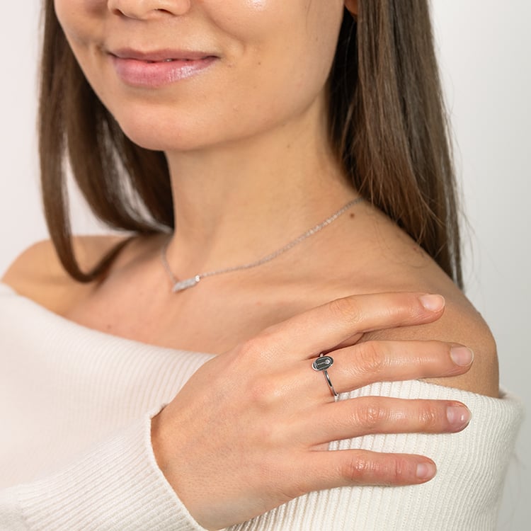 Ovaler Ring mit der Gravur der Rose aus dem Kleinen Prinz 150627