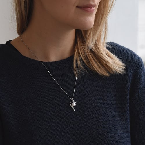 Moderne Anhänger aus Silber mit Perle und Zirkonia Acanda
