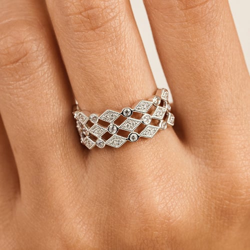 Moderner Ring aus Silber mit Diamanten Gunnar