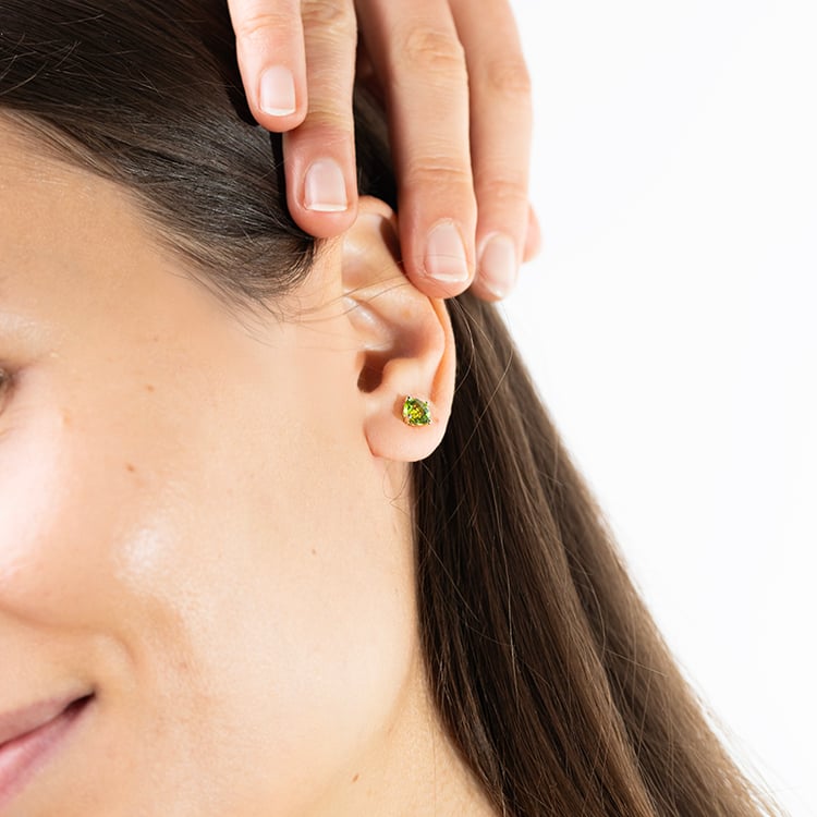 Goldene Ohrringe mit runden Olivinen Hulda 147455