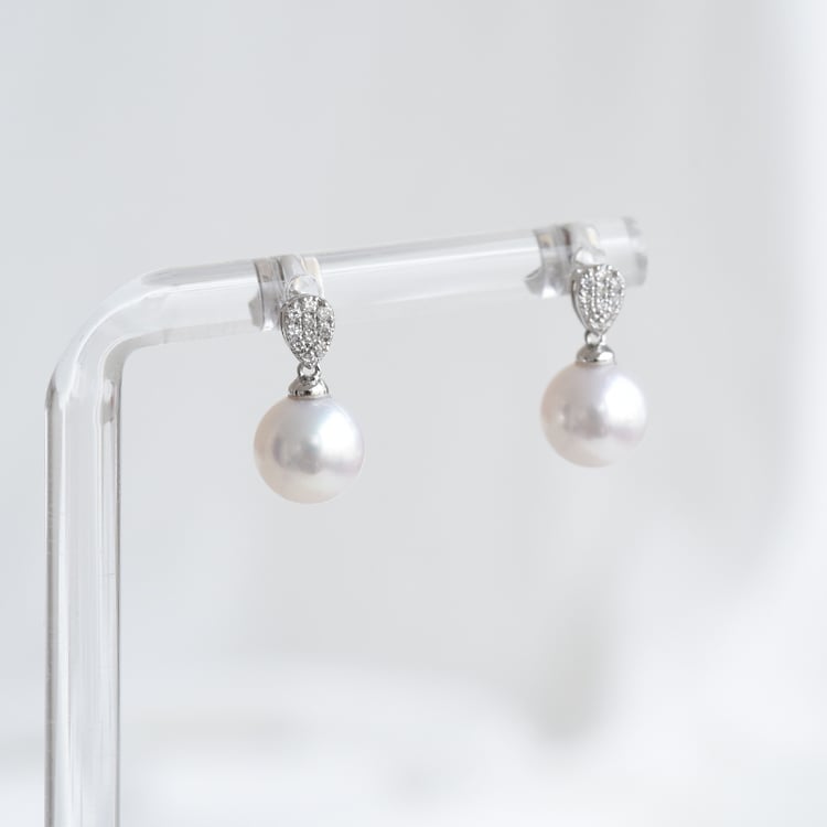 Goldene Perlenohrringe mit Diamanten Madina 86817