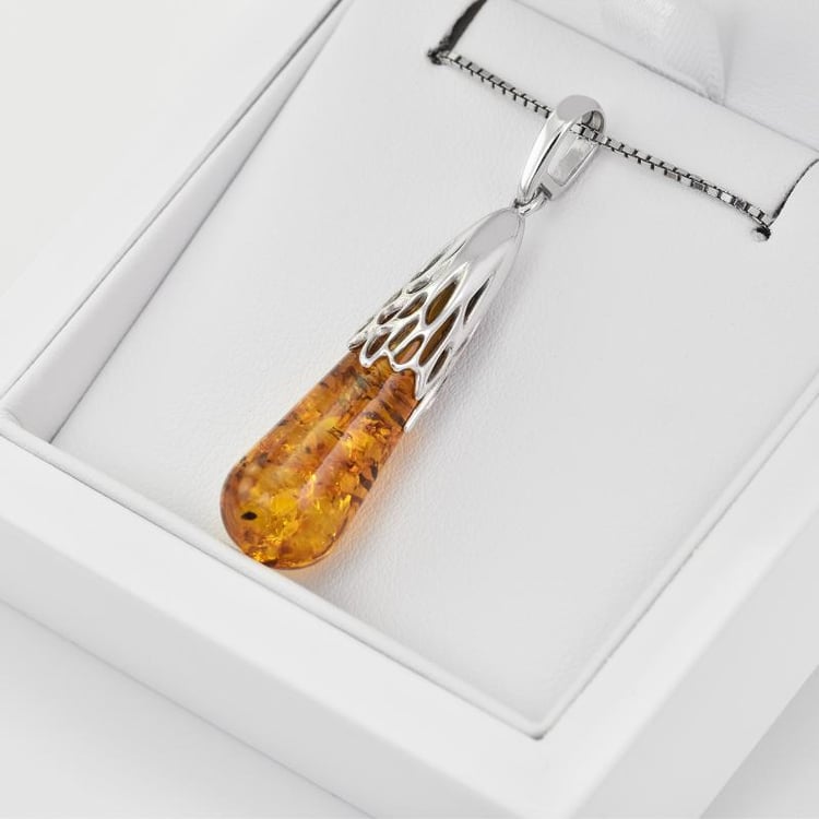 Anhänger mit Bernstein 27948