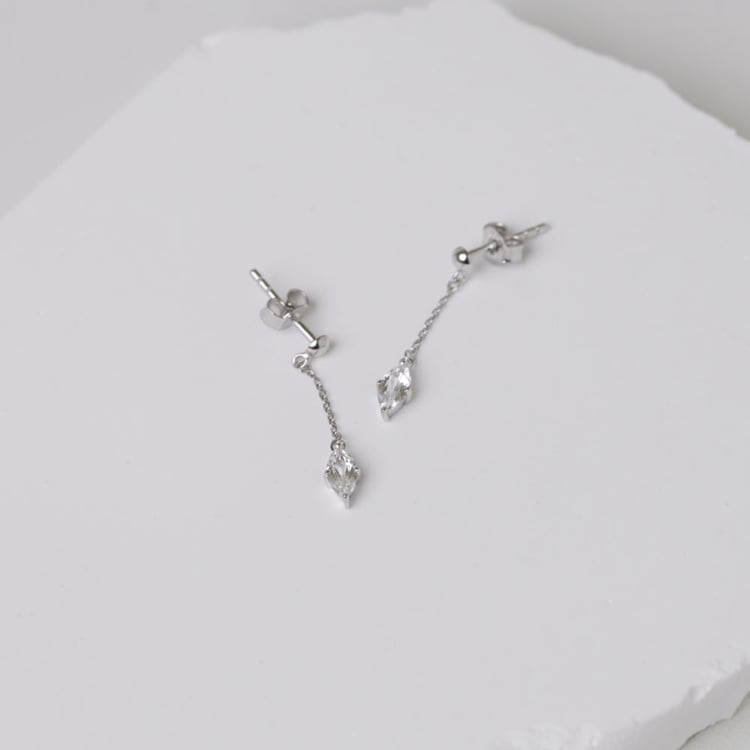 Goldene Hängeohrringe mit weißem Topas Maritza 164053