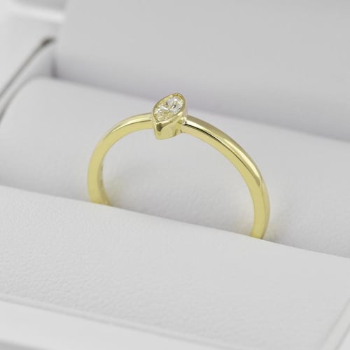 Goldring mit Marquise GIA zertifiziertem Diamant Alua