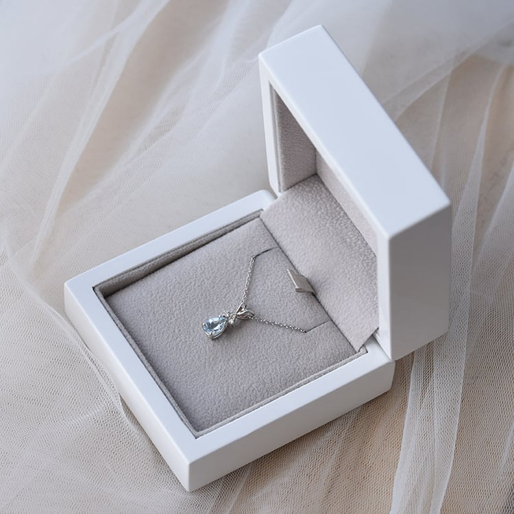Aquamarin und Diamant Halskette in Eppi-Geschenkbox 65388