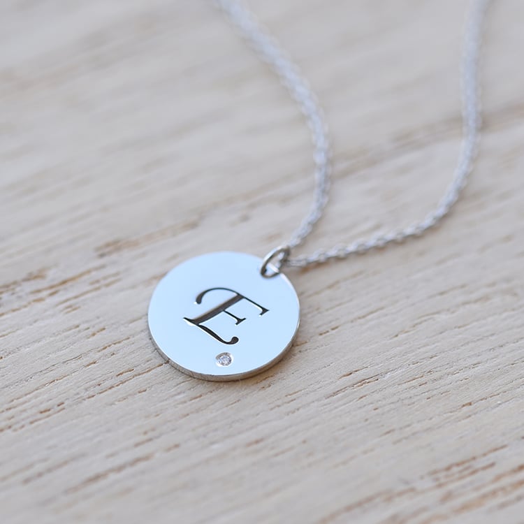 Anhänger aus Platin mit Diamant und Buchstabengravur Sager 70470