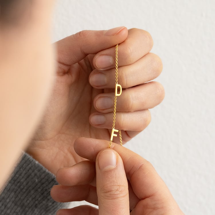 Personalisierte Halskette mit 2 Buchstaben Ihrer Wahl Lupe 132752