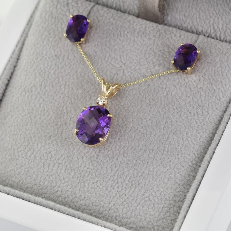 Goldene Kollektion mit Amethysten 14757